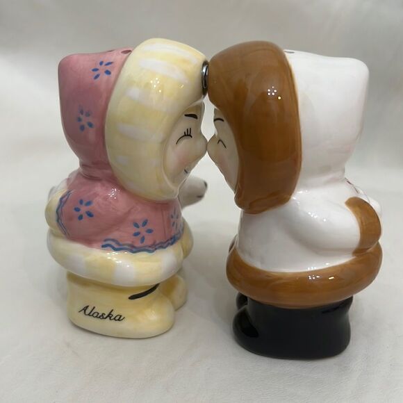 Magnetic Eskimo Alaska Salt Pepper Shakers 3 1/2 Inches Tall 4 Inches Wide Used - Picture 1 of 7